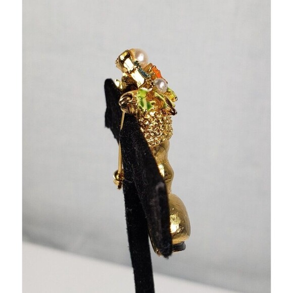 Vintage 1960's Signed ART Gold Tone Santa Boot Enamel Presents Mistletoe Brooch - Picture 8 of 12